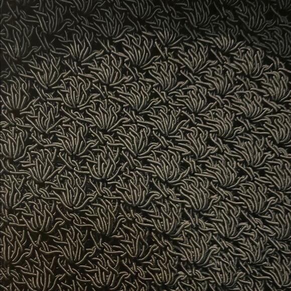 Carlo De Santiago Elegant Black Crochet Shoulder Bag - Picture 3 of 4